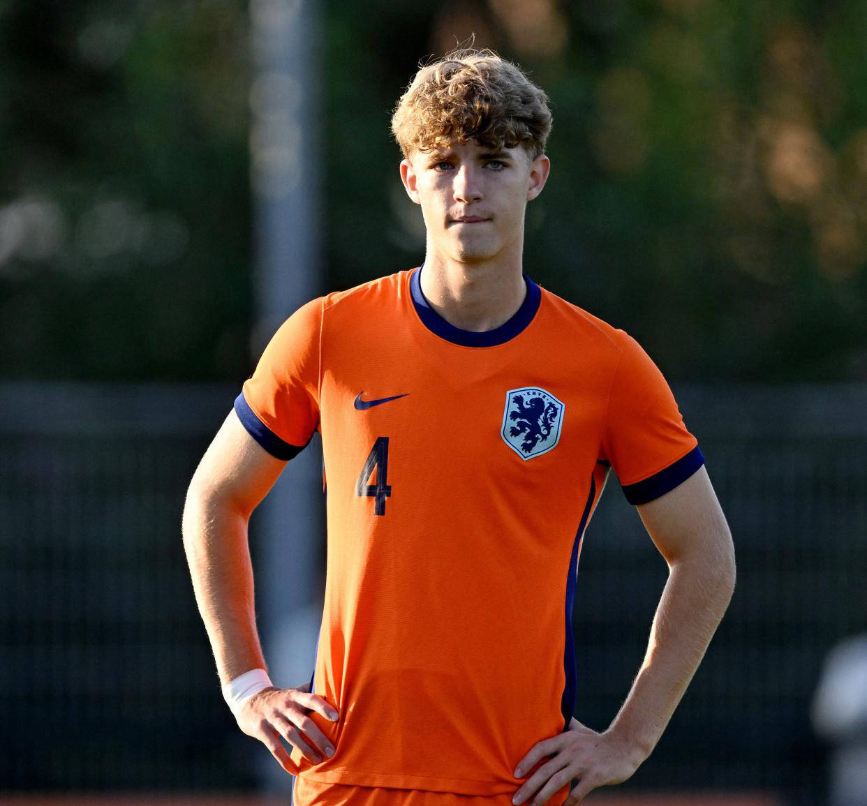 巴萨防线大改造！18岁荷兰“宝石”+4000万德甲铁闸双星加盟在即